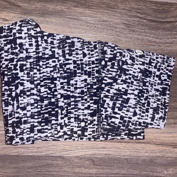 Lululemon align pant 25” black and white size 4 - Picture 4 of 9